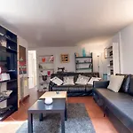 Carmine Charming Apartment